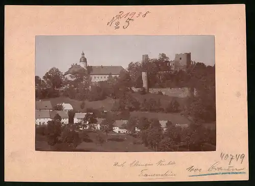 Fotografie Brück & Sohn Meissen, Ansicht Frauenstein i. Erzg., Blick nach Schloss Frauenstein mit Wohnhäusern