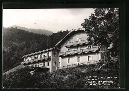 AK Klausen bei Bozen, Gasthof Stammer, Fassade mit Balkon