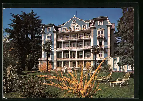 AK Meran-Obermais, Hotel Bavaria, Kirchsteig 15, Aussenansicht mit Liegewiese