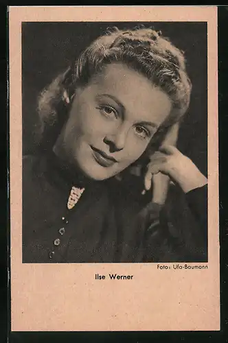 AK Schauspielerin Ilse Werner mit wunderschönem Blick