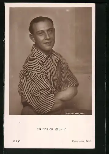 AK Schauspieler Friedrich Zelnik verschränkt die Arme