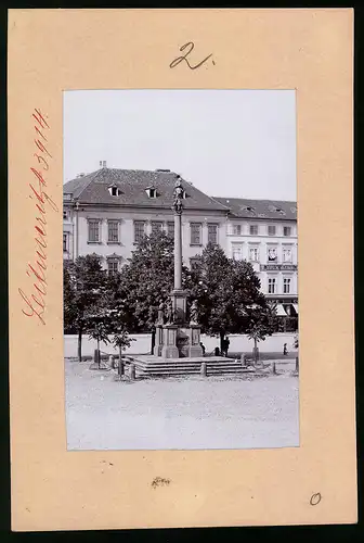 Fotografie Brück & Sohn Meissen, Ansicht Leitmeritz, Marienstatue auf dem Markt, Haus Deutsche Volksbank für Böhmen