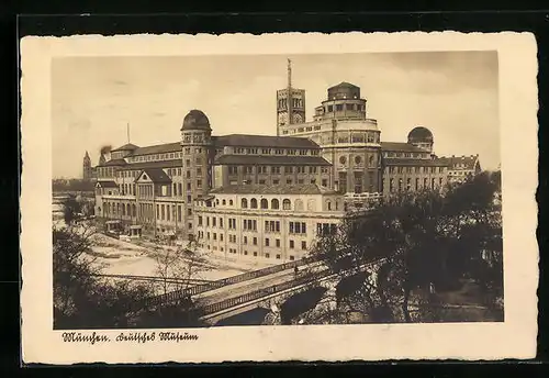 AK München, Deutsches Museum mit Brücke