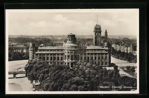 AK München, Deutsches Museum hinter Bäumen