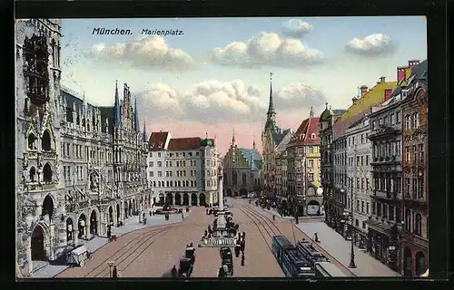 AK München, Marienplatz mit Strassenbahnen aus der Vogelschau