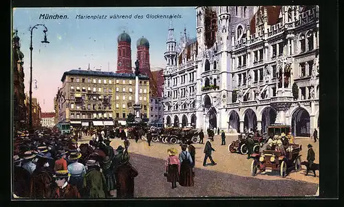 AK München, Marienplatz während des Glockenspiels