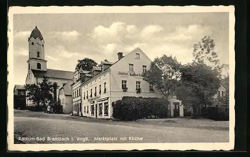 AK Bad Brambach i. Vogtl., Marktplatz mit Kirche