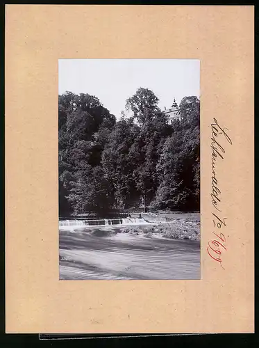 Fotografie Brück & Sohn Meissen, Ansicht Lichtenwalde, Blick über das Wehr an der Zschopau auf das Schloss
