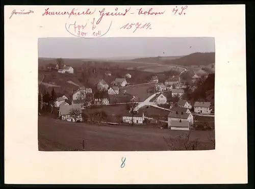 Fotografie Brück & Sohn Meissen, Ansicht Grund-Mohorn, Blick auf den Ort mit Wohnhäusern