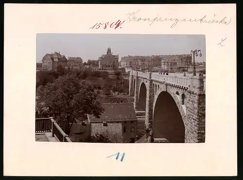 Fotografie Brück & Sohn Meissen, Ansicht Bautzen, Partie an der Kronprinzenbrücke mit Blick in die Stadt