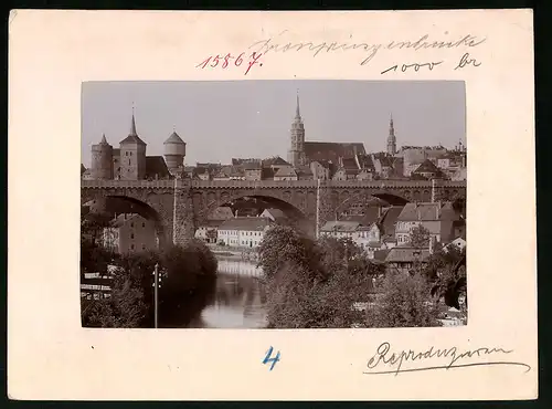 Fotografie Brück & Sohn Meissen, Ansicht Bautzen, Blick durch die Kronprinzenbrücke zum Restaurant zur Hopfenblüthe