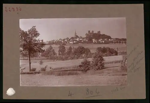 Fotografie Brück & Sohn Meissen, Ansicht Stolpen i. Sa., Blick auf die Stadt mit Burg