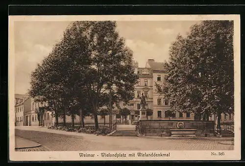 AK Weimar, Strasseneck am Wielandplatz mit Wielanddenkmal