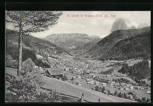 AK St. Ulrich in Gröden, Totalansicht mit Umgebung