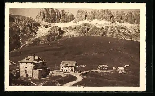 AK Passo Pordoi, Ortsansicht mit Sellagruppe