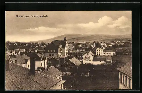 AK Oberneukirch, Ortsansicht mit Berglandschaft