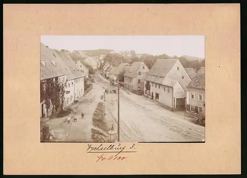 Fotografie Brück & Sohn Meissen, Ansicht Wechselburg, Blick in die Bahnhofstrasse mit Wohnhäusern
