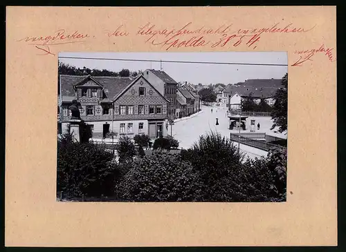 Fotografie Brück & Sohn Meissen, Ansicht Apolda, Partie am Kaiser Fr. Denkmal mit Kiosk und Litfasssäule