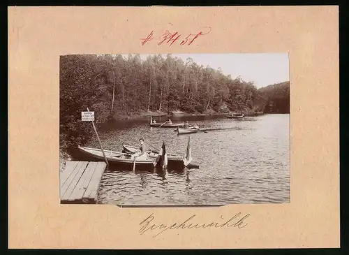 Fotografie Brück & Sohn Meissen, Ansicht Gohlis-Niederau, Ruderboote mit Steg an der Buschmühle