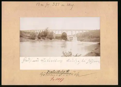 Fotografie Brück & Sohn Meissen, Ansicht Wechselburg, Blick nach der Göhrener Brücke mit Mühle