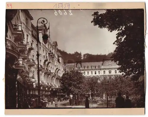 Fotografie Brück & Sohn Meissen, Ansicht Karlsbad, Grand Hotel Pupp mit Hotel eigenem Autobus