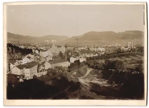 Fotografie Brück & Sohn Meissen, Ansicht Bodenbach, Panorama der Stadt mit Eisenbahnschienen