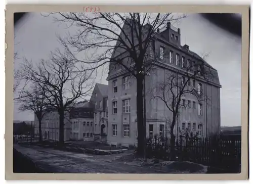 Fotografie Brück & Sohn Meissen, Ansicht Oederan, Strasse an der Schule, Schulhaus