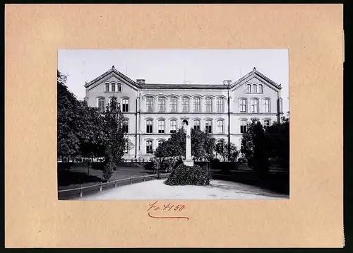 Fotografie Brück & Sohn Meissen, Ansicht Bischofswerda, Baugewerkenschule & Denkmal