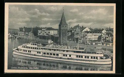 AK Lindau i. B., Hafenpartie mit Dampfer