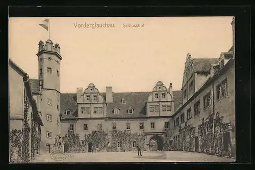 AK Vorderglauchau, Schlosshof