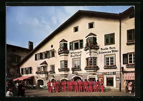 AK Sterzing, Hotel Schwarzer Adler mit Sportmannschaft