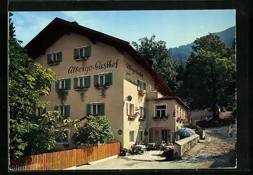 AK Elzenbaum-Sterzing, Gasthof Zum Goldenen Löwen mit Strasse und Terrasse