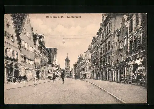AK Dillingen a. D., Königstrasse mit Geschäften