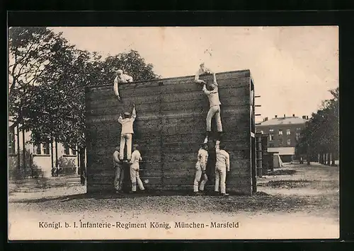 AK München-Marsfeld, Königl. b. I. Infanterie-Regiment König, Soldaten beim Erklimmen einer Wand