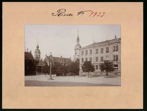 Fotografie Brück & Sohn Meissen, Ansicht Riesa, Albertplatz mit umliegenden Gebäuden
