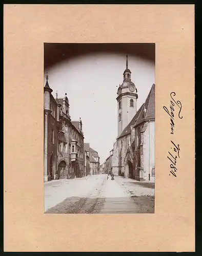 Fotografie Brück & Sohn Meissen, Ansicht Torgau, Kirchstrasse mit Kirche & Wohnhäusern