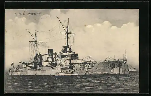 AK Kriegsschiff SMS Westfalen vor Anker liegend