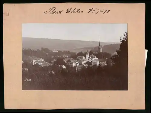 Fotografie Brück & Sohn Meissen, Ansicht Bad Elster, Bick auf den Ort mit Hotel König Johann, und Kaiserliches Postamt