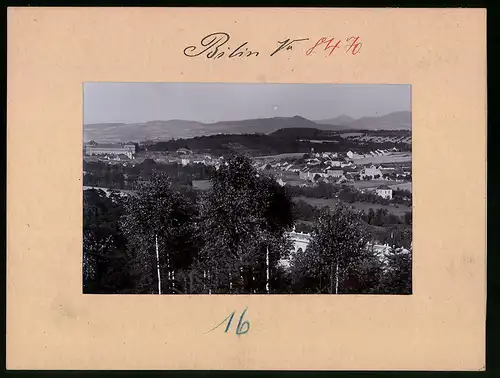 Fotografie Brück & Sohn Meissen, Ansicht Bilin, Blick vom Sauerbrunn auf die Stadt