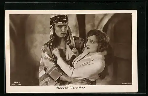 AK Schauspieler Rudolph Valentino in einer Filmszene