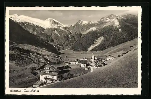 AK Hintertüx, am Gasthaus und Blick auf die Ortschaft