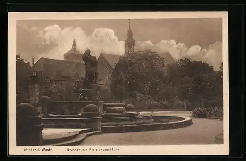 AK Minden i. W., Brunnen am Regierungsgebäude