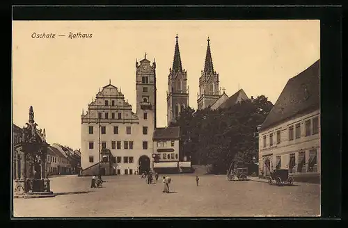 AK Oschatz, Passanten vor dem Rathaus