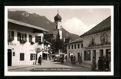 AK Oberammergau, Partie beim Sternwirt, an der Kirche