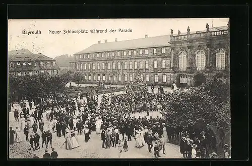 AK Bayreuth, Neuer Schlossplatz während der Parade