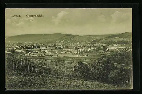 AK Lörrach, Gesamtansicht der Stadt von den Feldern aus