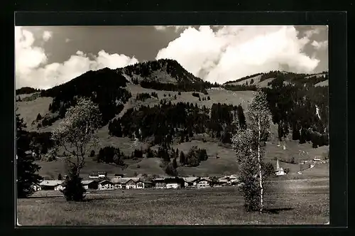 AK Bolsterlang im Allgäu, Ortstotale unter dem Berg