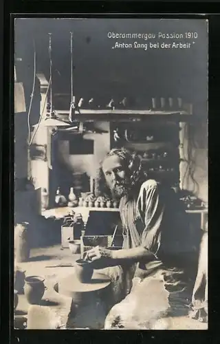 AK Oberammergau, Passionsspiele 1910, Anton Lang bei der Arbeit
