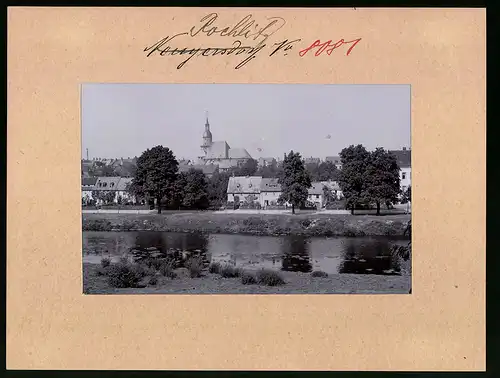 Fotografie Brück & Sohn Meissen, Ansicht Rochlitz, Uferpartie mit Blick zur Kirche