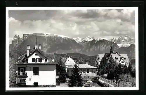 AK Oberbozen am Ritten, Ortspartie gegen die Dolomiten